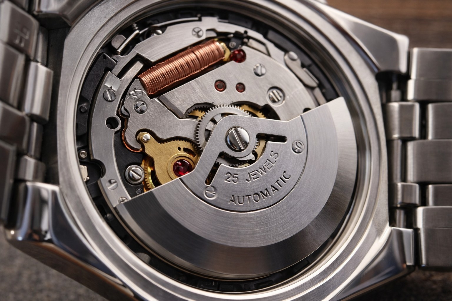 Кварцевый механизм в часах: принцип работы и преимущества