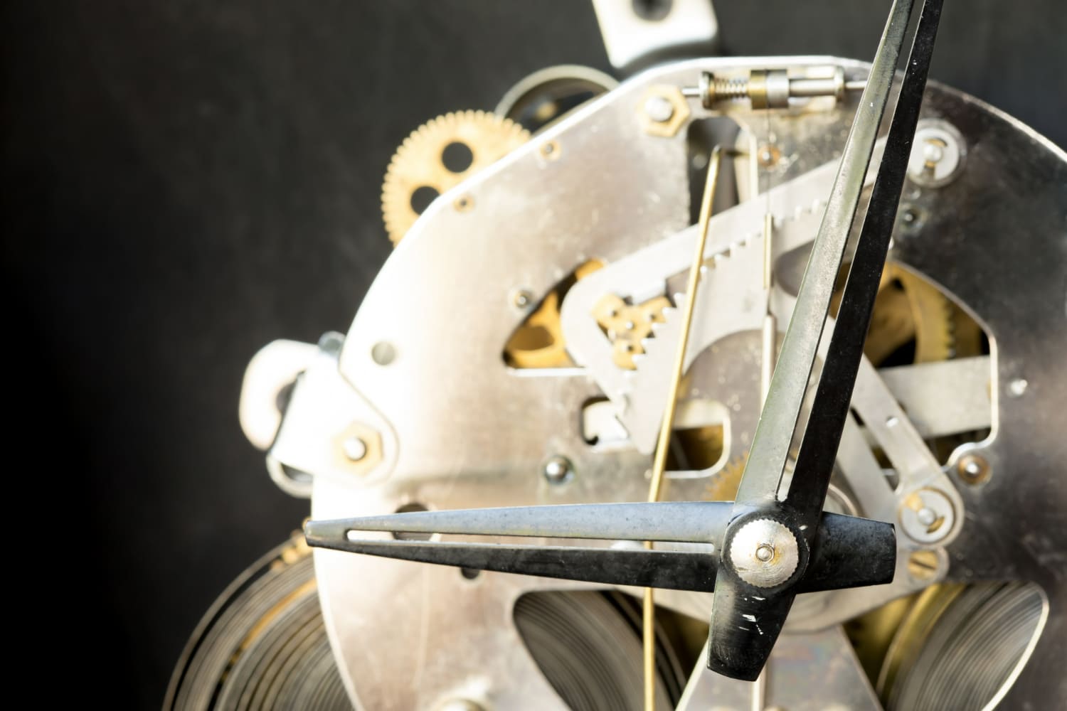 Как настроить наручные часы